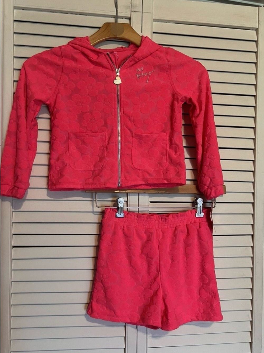 Betsey Johnson Bright Pink Hooded Zip Jacket & Shorts set stock (45)